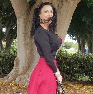 Meet your Posher, Sharon